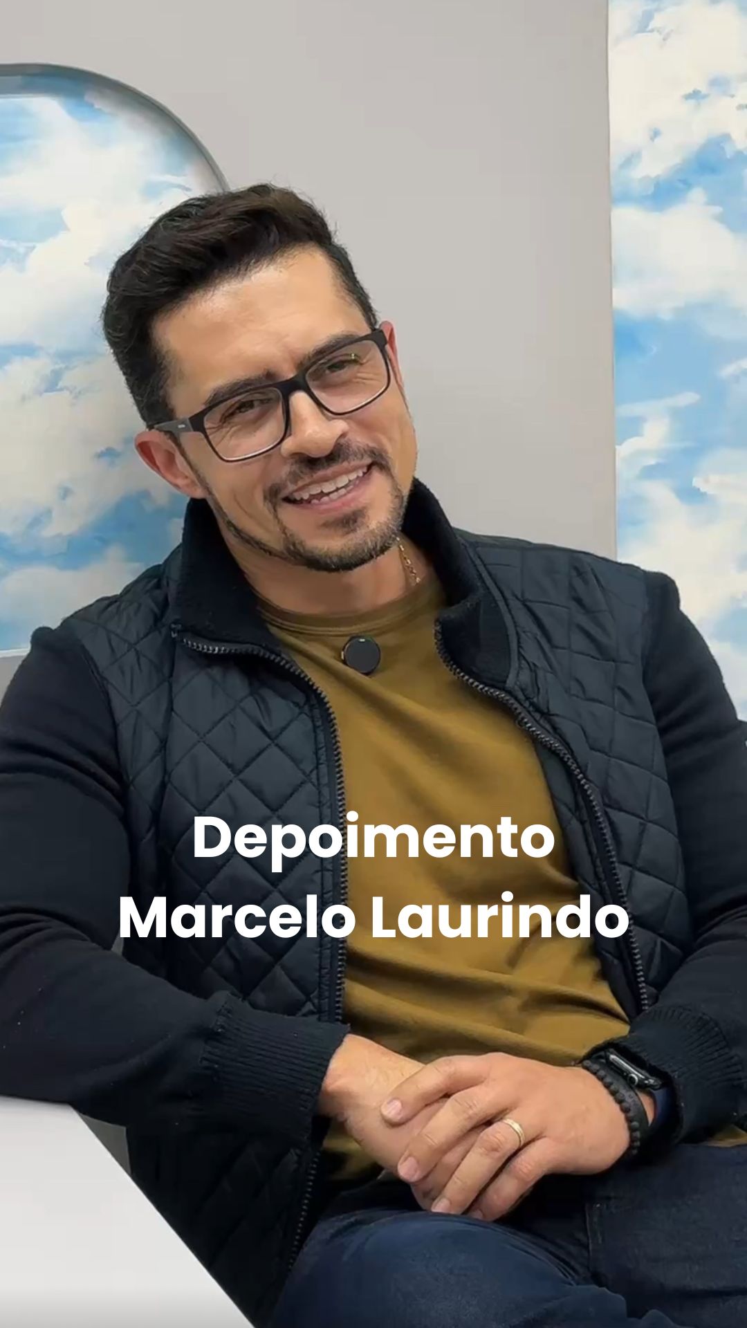 Aluno gravando depoimento em vídeo